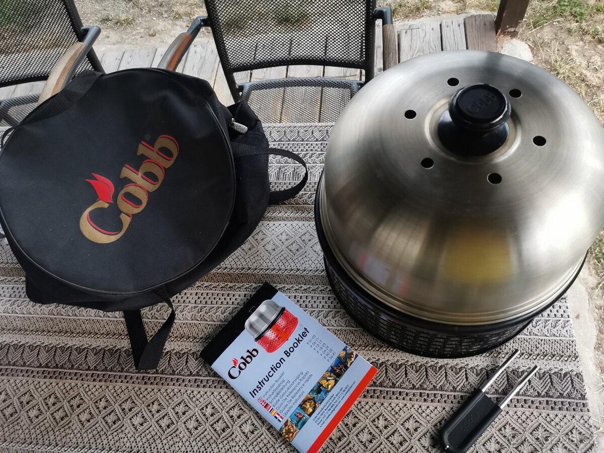 Gril COBB na dřevěné uhlí/ brikety
