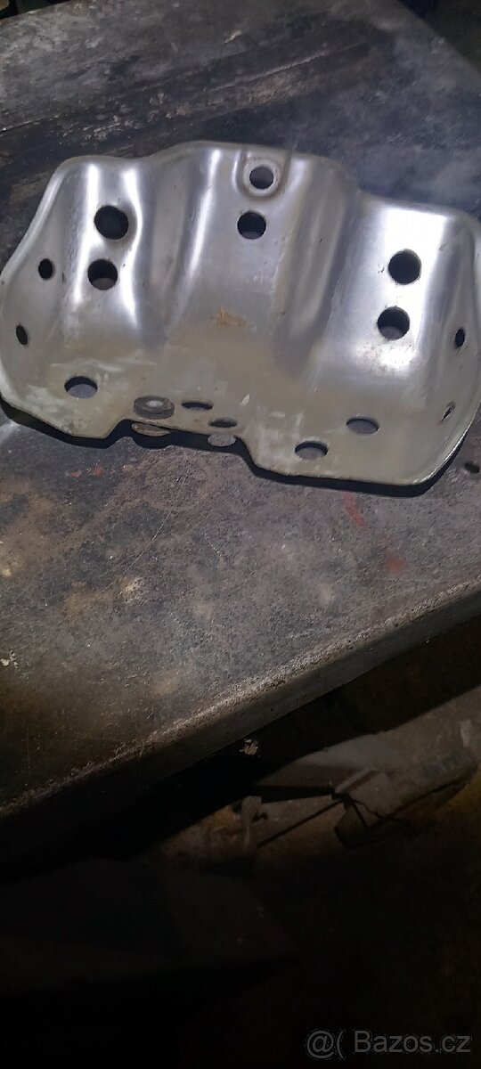 Kryt motoru klr 250