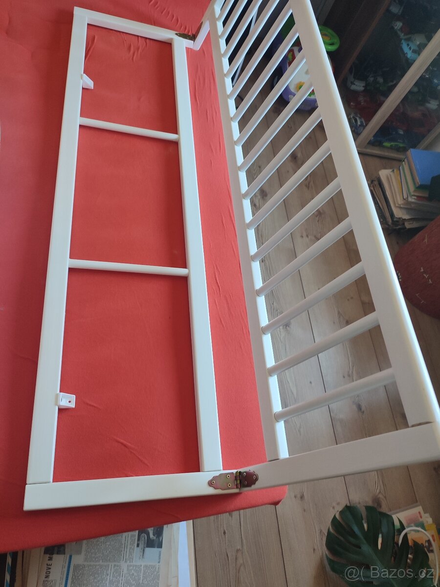 Dětská zábrana na postel