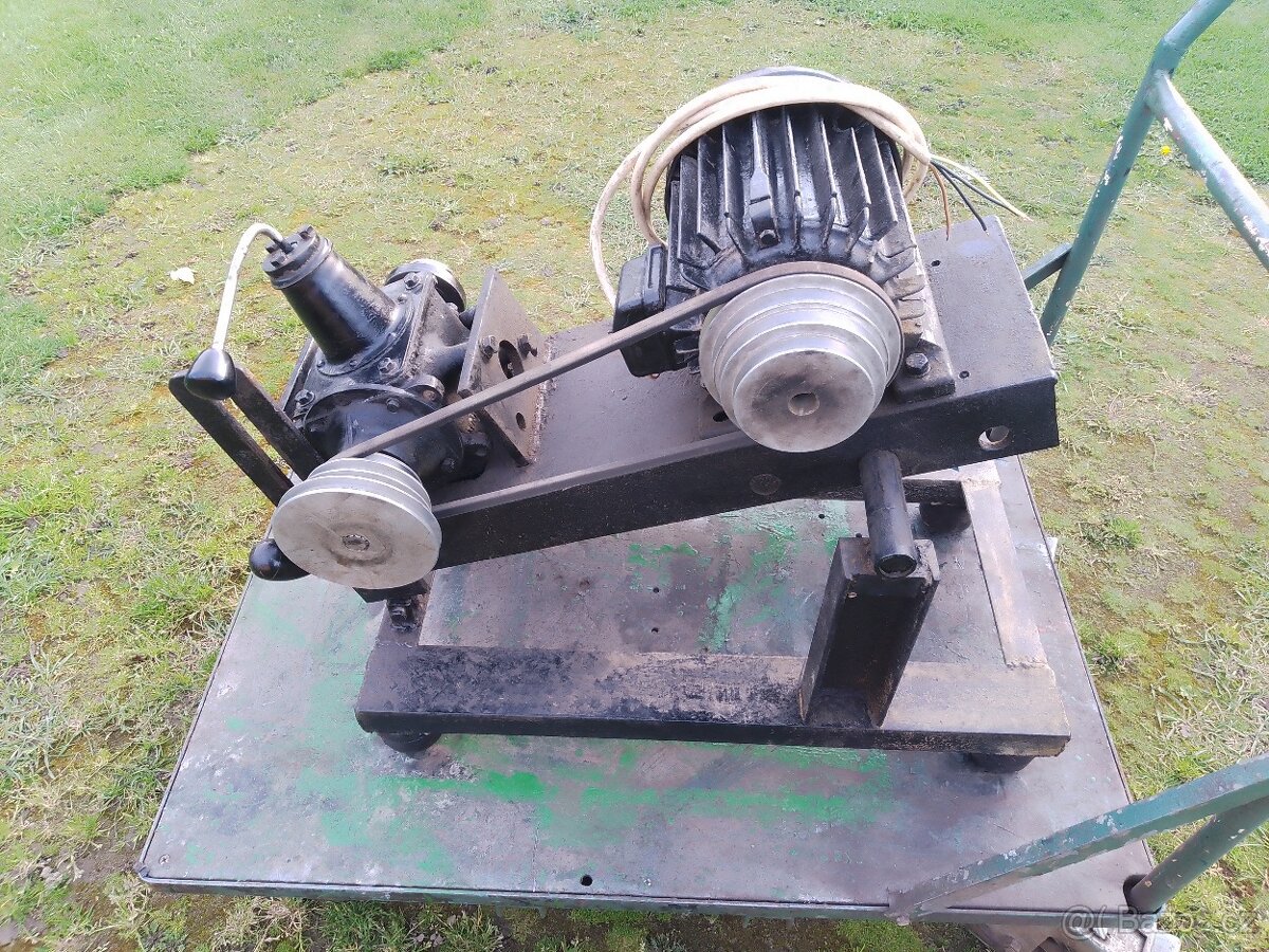 Elektromotor a prevodovka