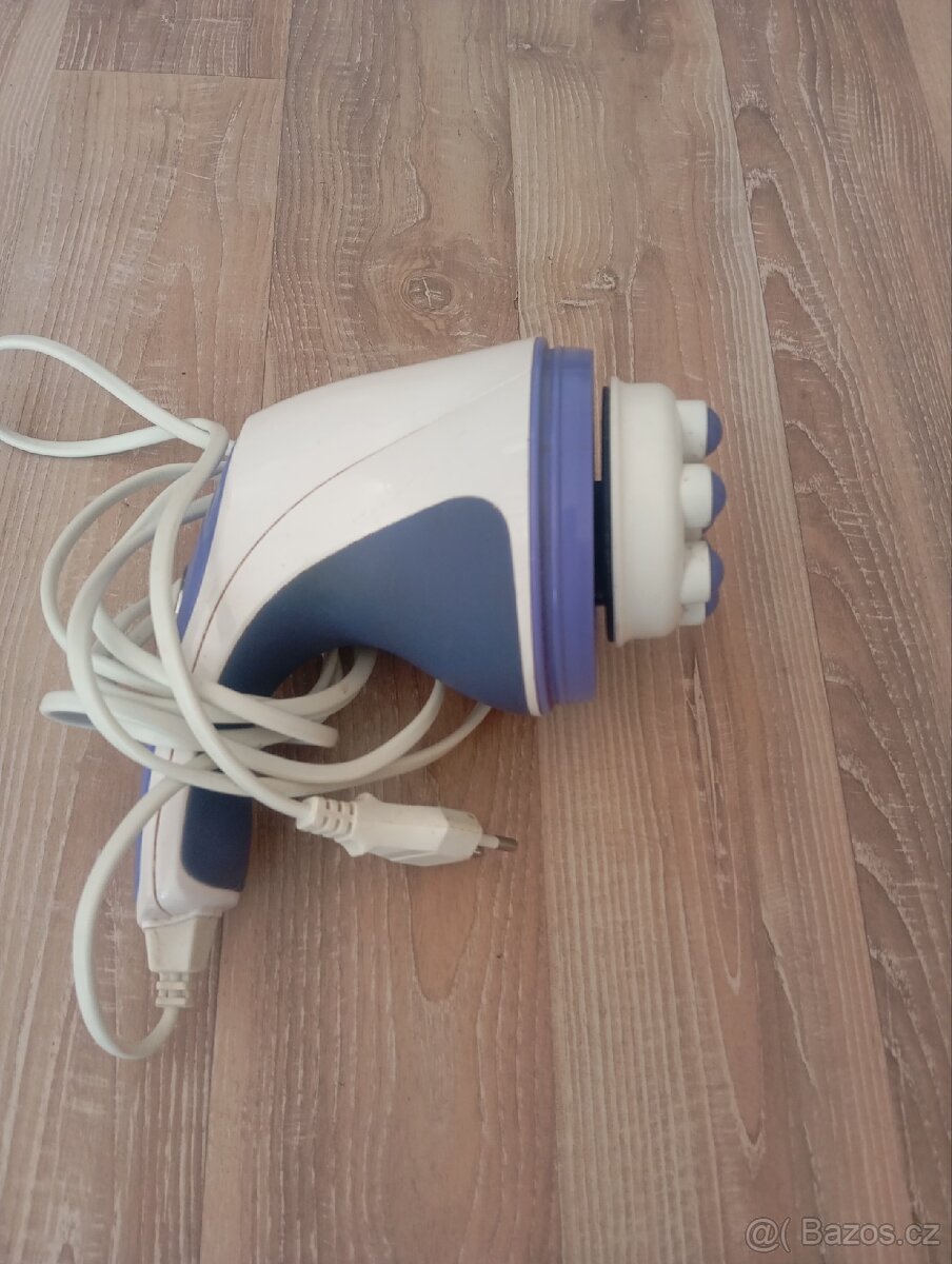 Masážní přístroj