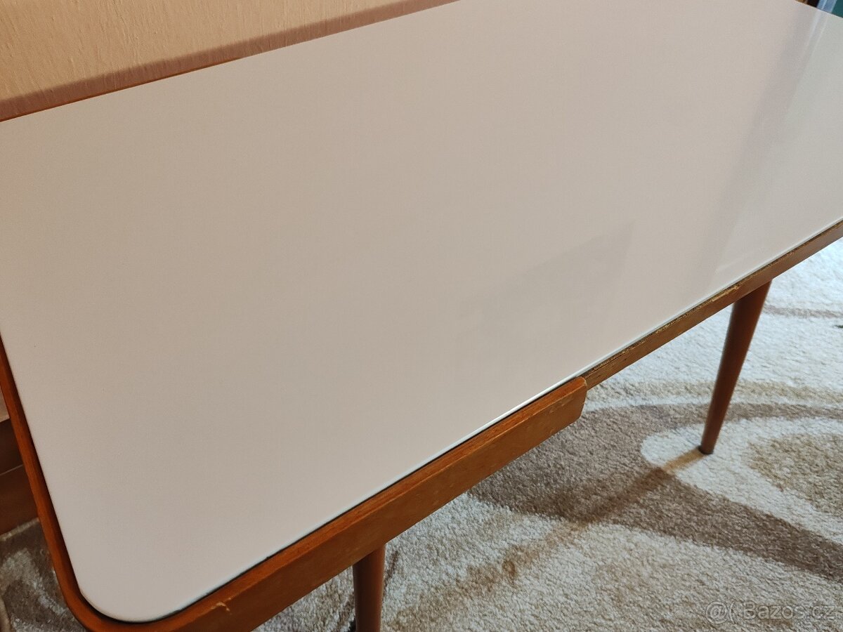 Retro sada křesel a stoly