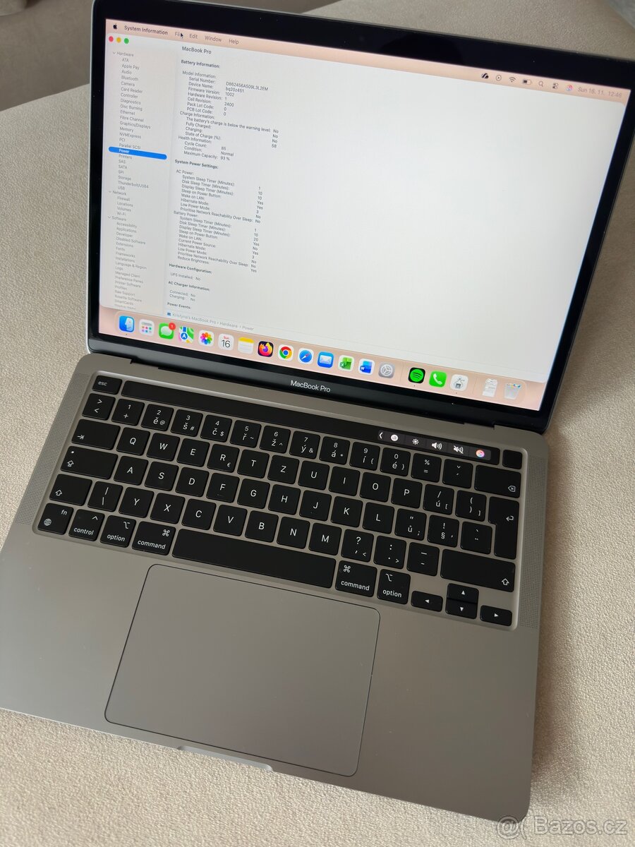 MacBook Pro 13" 2022 M2 / 8GB / 256GB - Vesmírně šedý