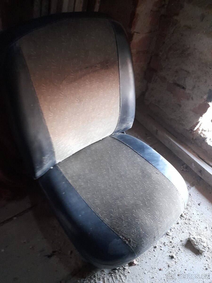 Prodám sedačku traktor