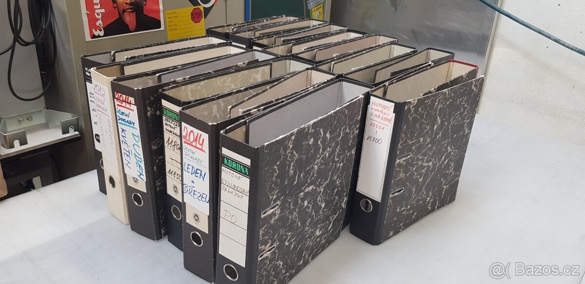 šanony a pořadače