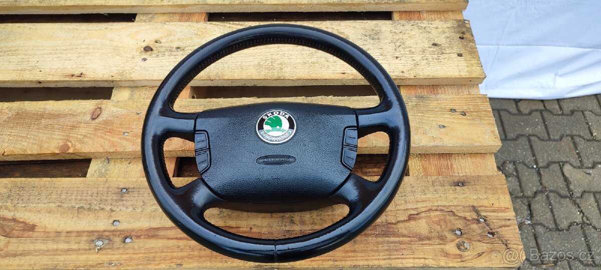 Prodám kožený volant na Škoda Octavia 1