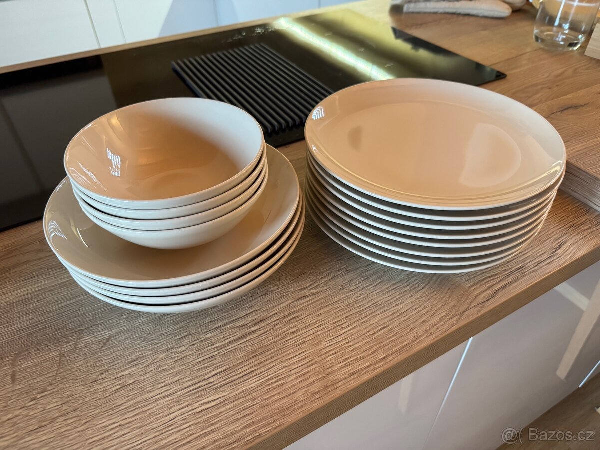 Sada nádobí IKEA 16 ks jako nová
