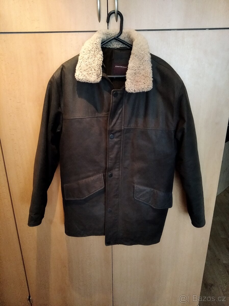 Kožená bunda velikosti , s ,