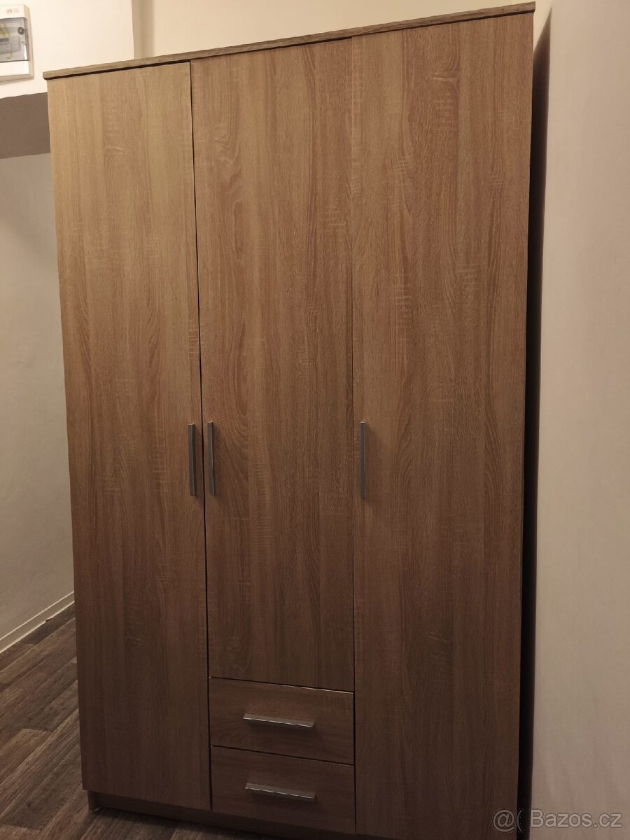 Prodám šatní skříň Dub Sonoma