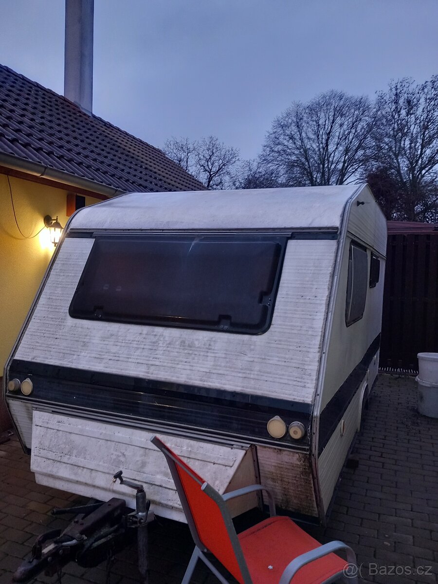 Obytný přívěs