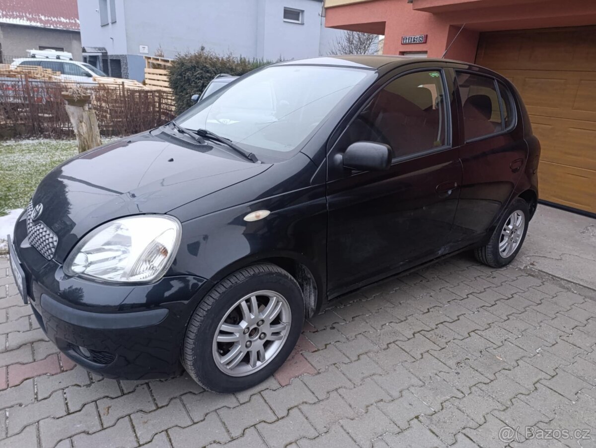 Toyota Yaris 1.0 48kw