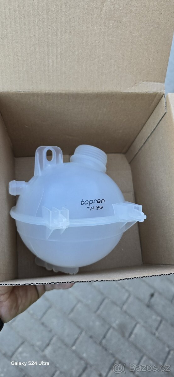 Vyrovnávací nádobka