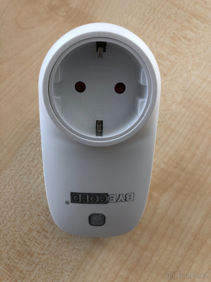 Zásuvkový WIFI termostat