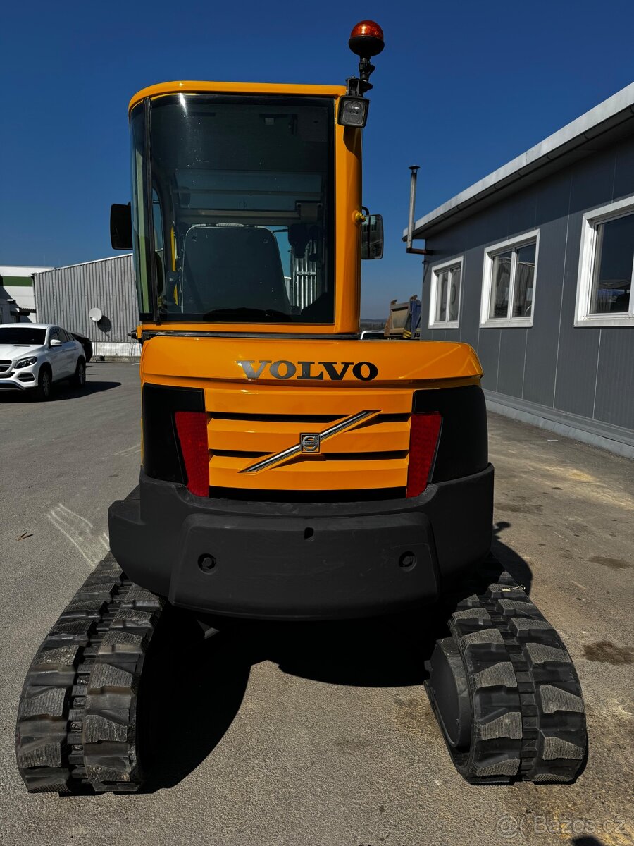 Pásový bagr ,minibagr 5 tun Volvo ECR 48C