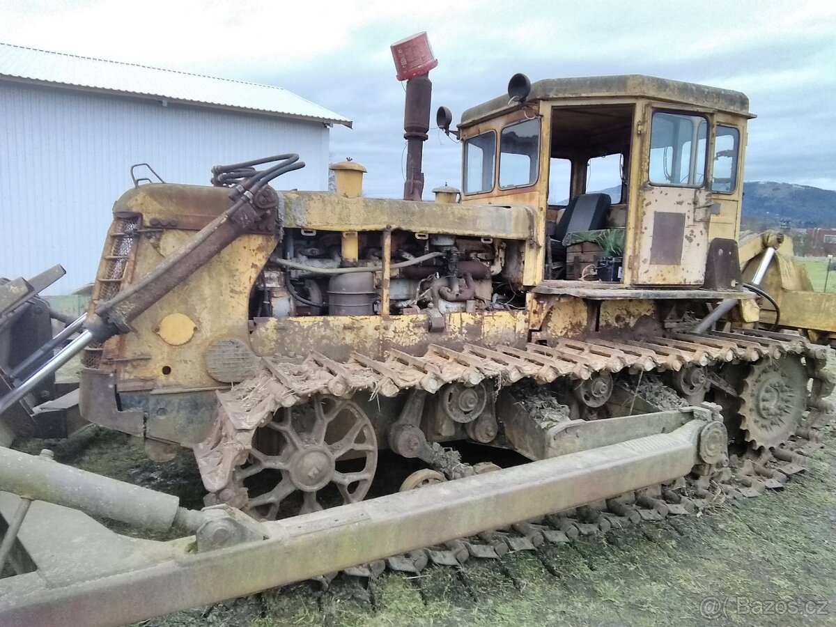 ČTZ BAZ T-180 Stalinec Buldozer