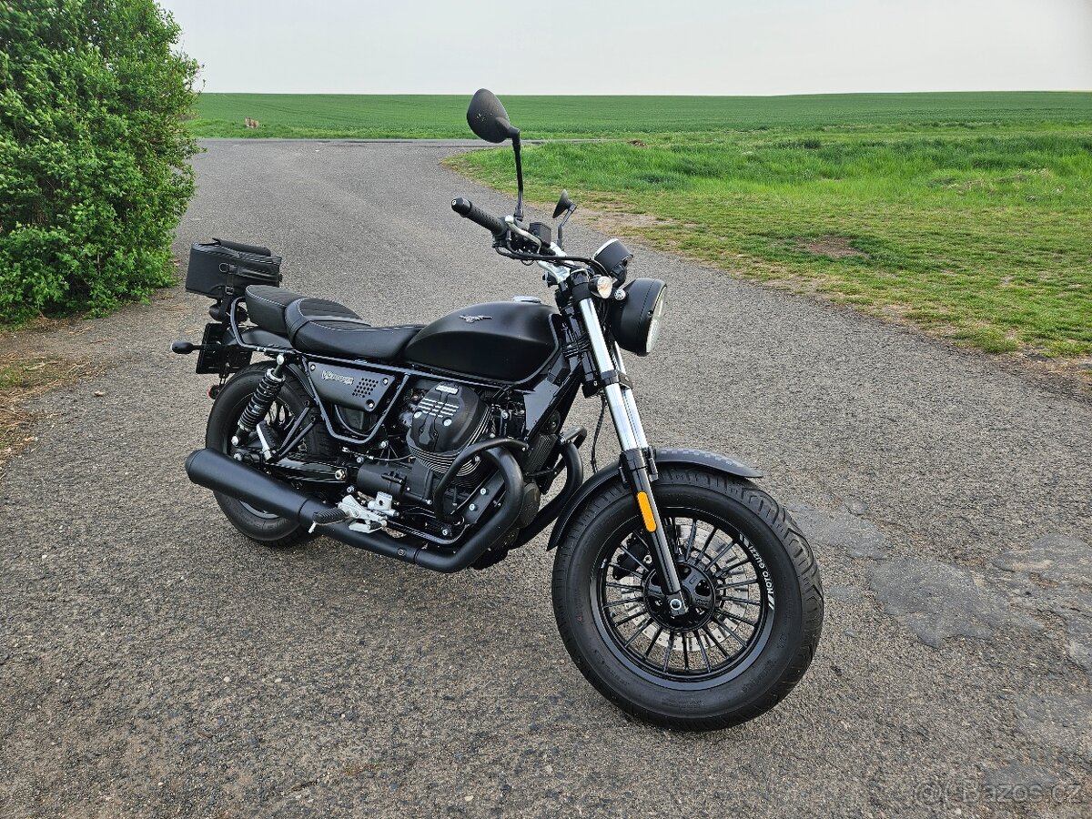 Moto Guzzi V9 Bobber