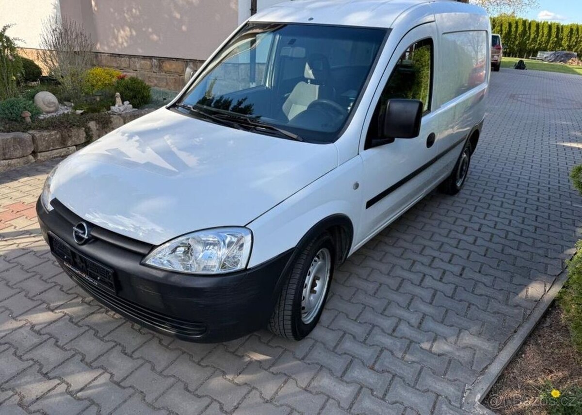 Opel Combo 1,3 CDTi naj: 71000km, Tažné nafta