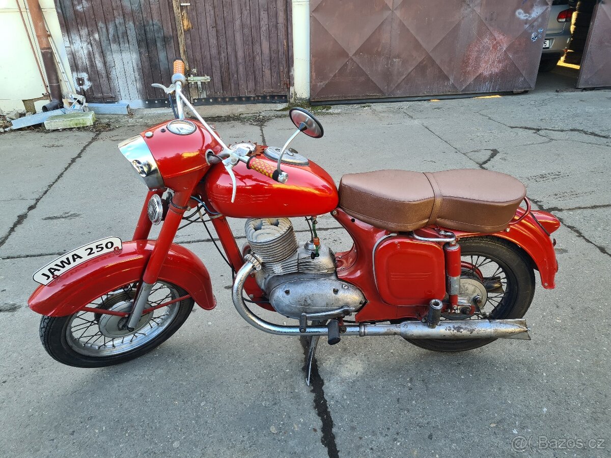 Jawa 250 353 Kývačka