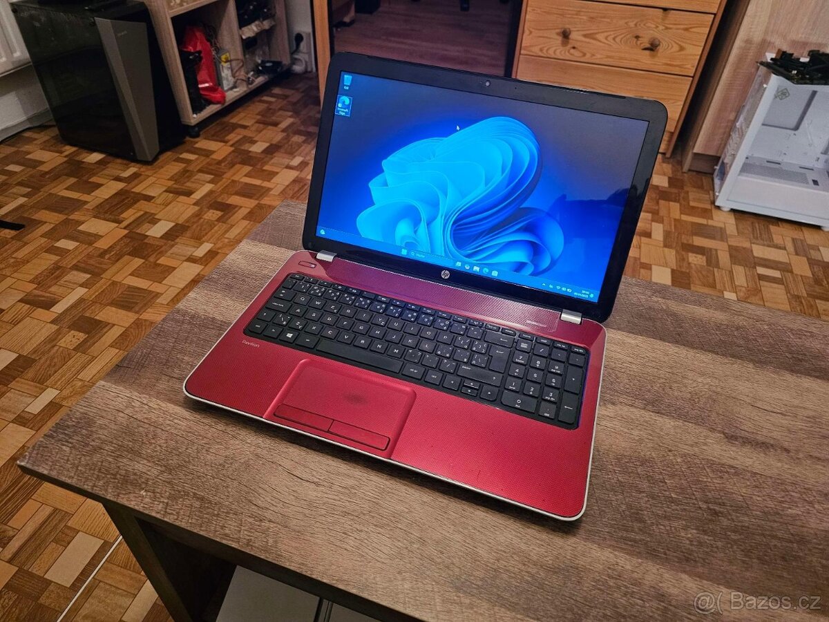 Svižný HP 15.6¨,i5,8 GB,SSD 256 GB,W11,Pěkný stav
