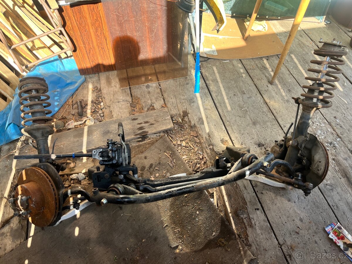 Přední náprava BMW e34 s převodkou řízení