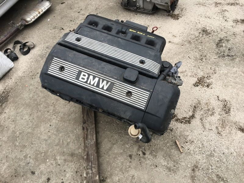 1999 - 2000 BMW 328i Motor 328 2,8 l 89 000