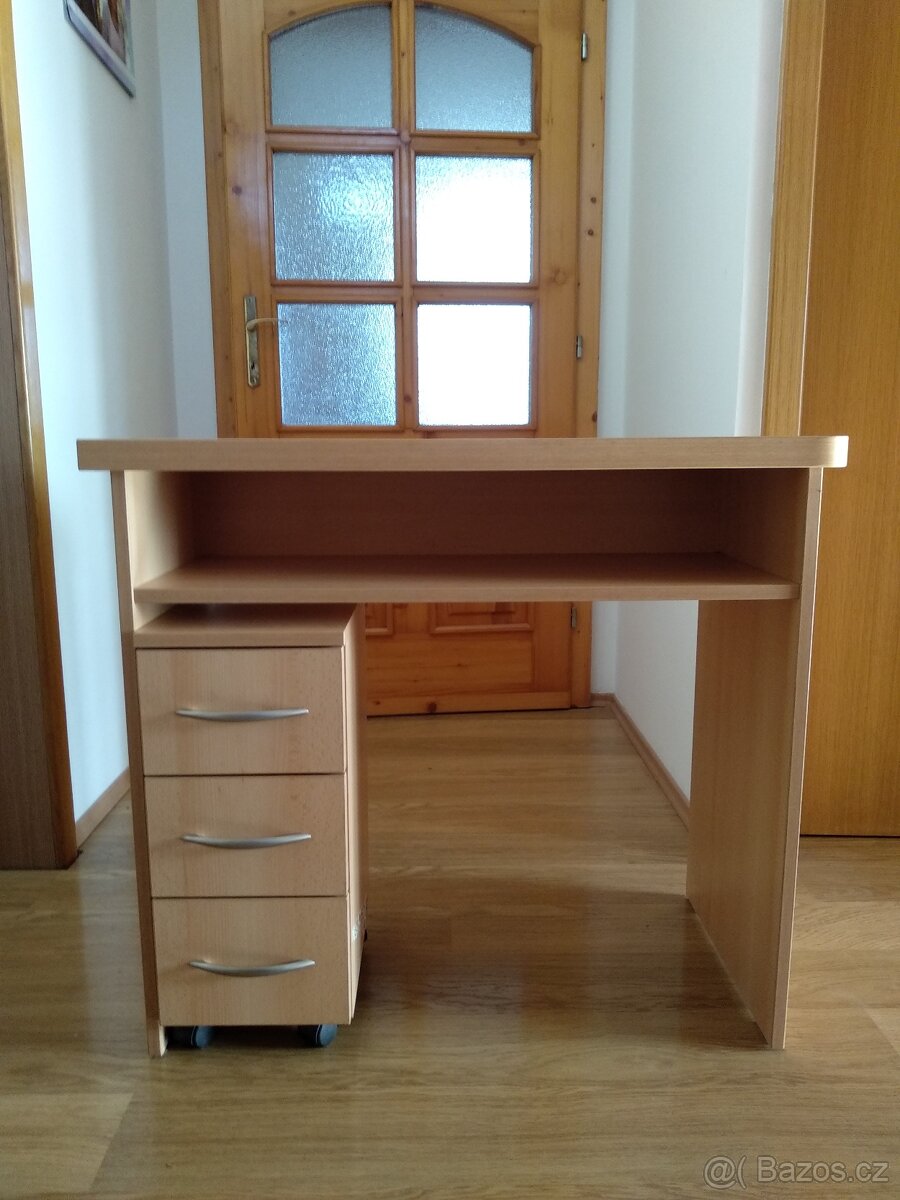 Psací stůl