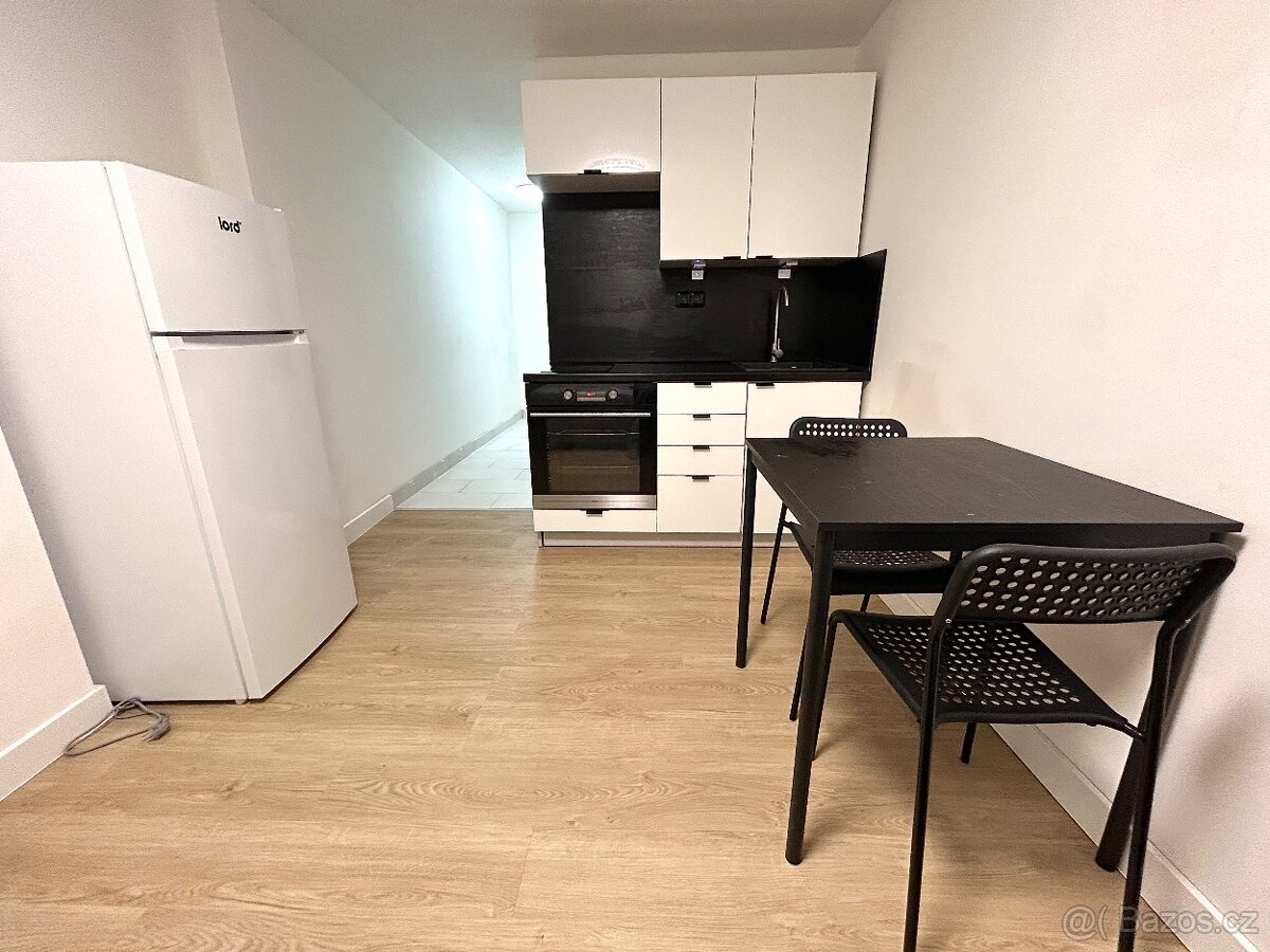 krásný byt 1+kk, 25m2 v ul. Poděbradská, Praha 9 - Vysočany