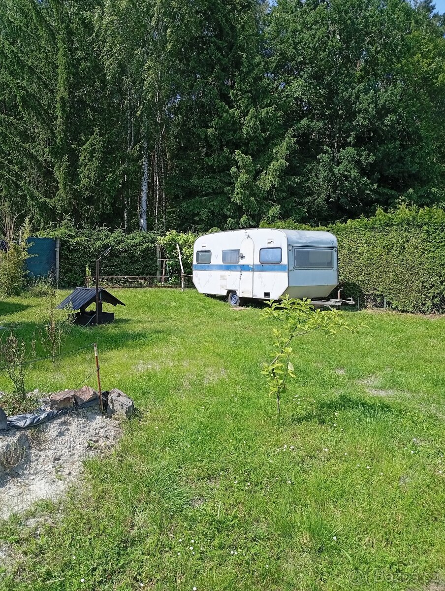 Pronájem zahrady s karavanem