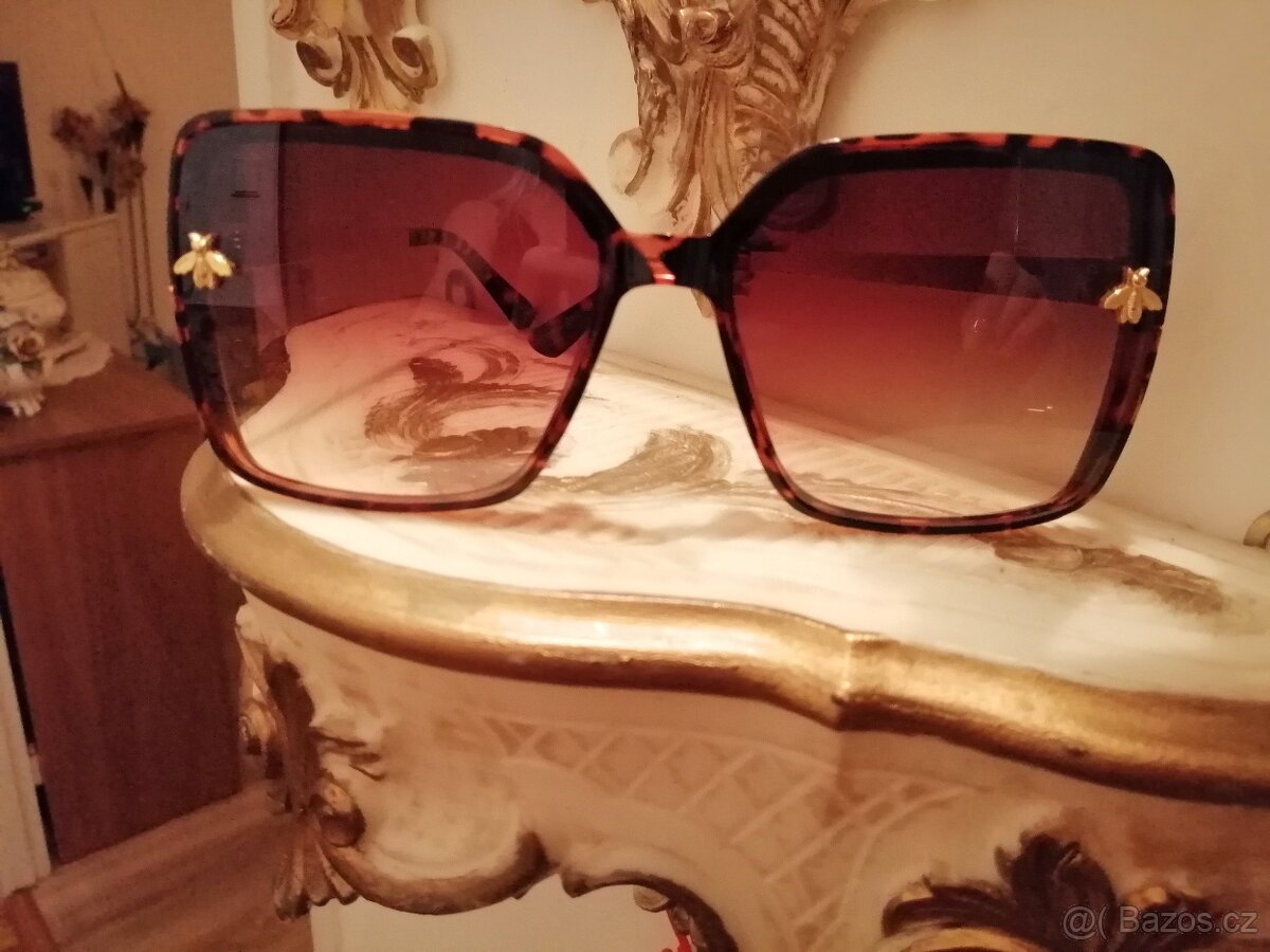 Dámské luxusní sluneční brýle Gucci.