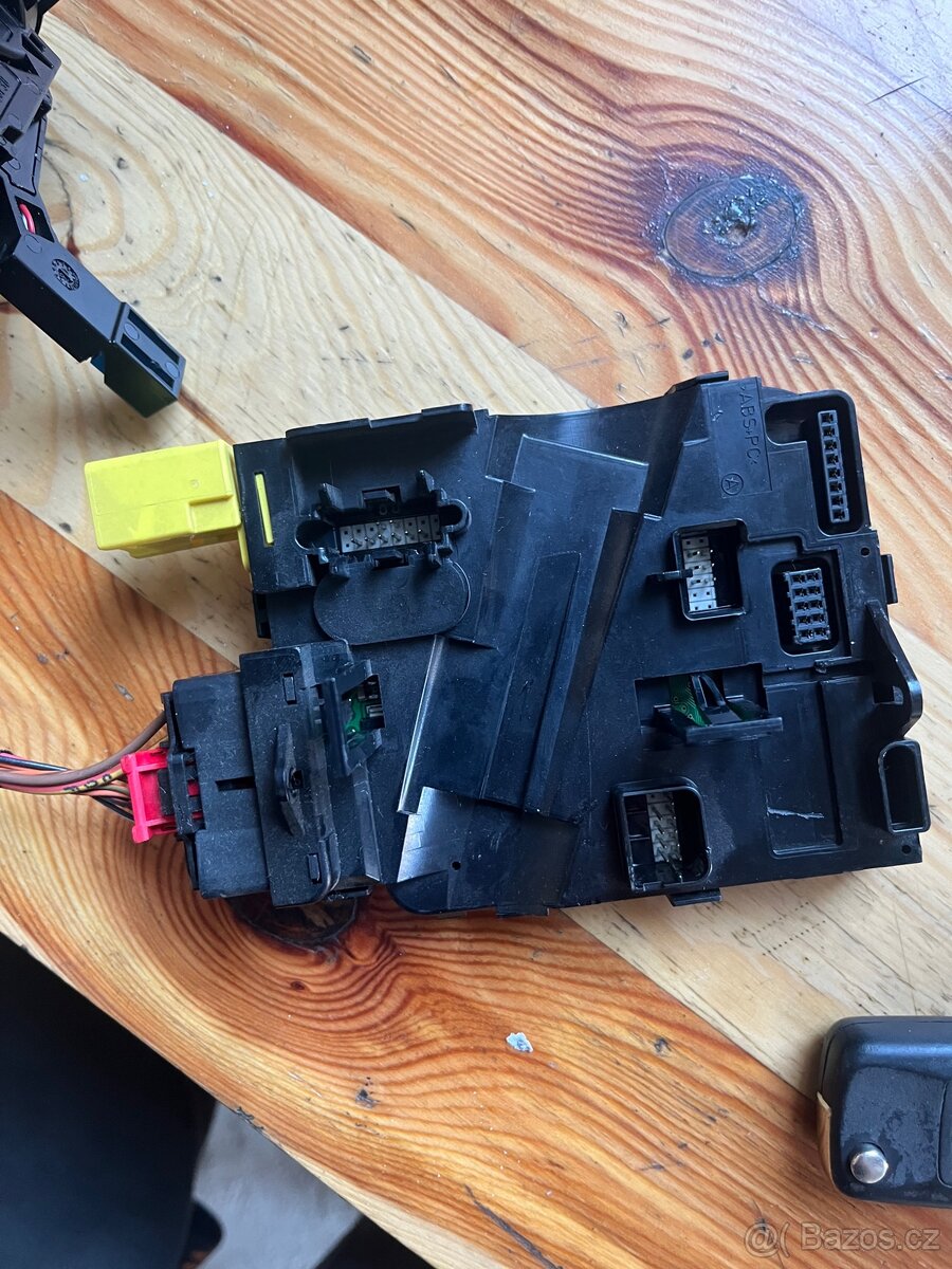 Elektronický modul pro přepínače pod volantem