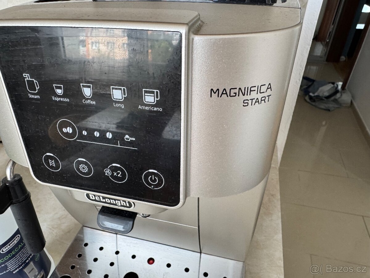 Kvalitní kávovar De'Longhi Magnifica Start ECAM 220.30.SB