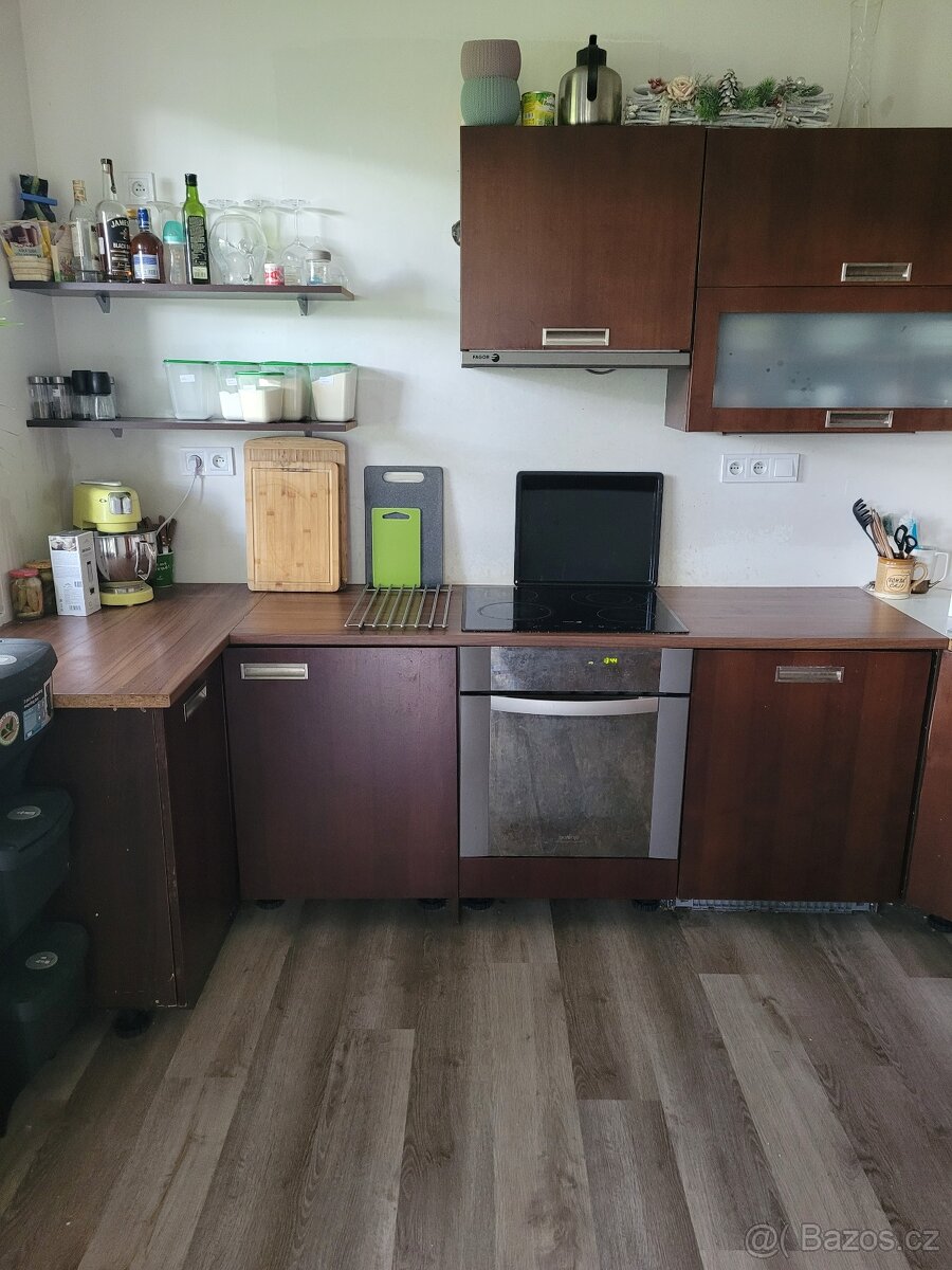 Kuchyňská linka se spotřebiči