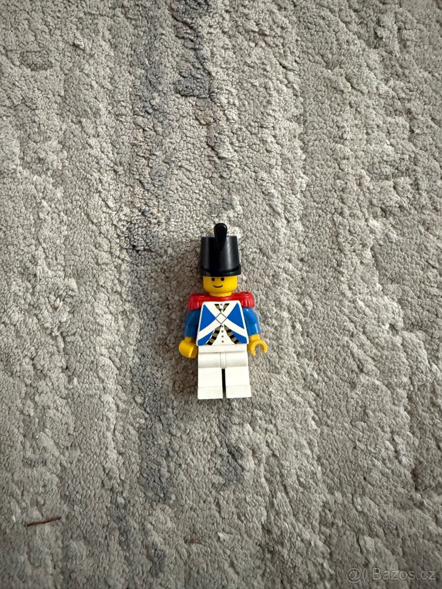 Lego minifigurka vojáčka - pi061a