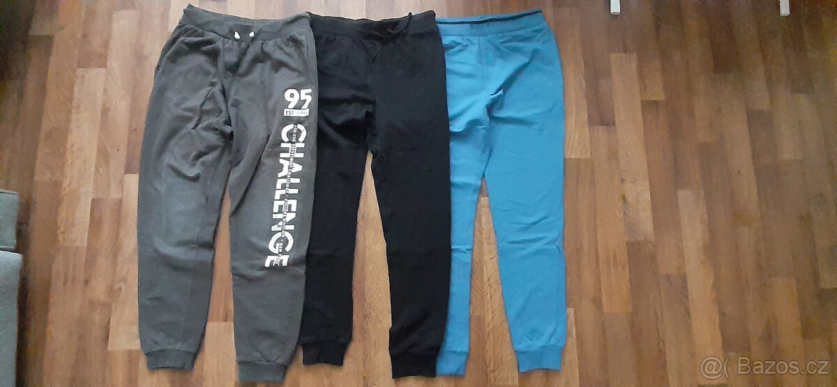 3x tepláky vel. 158