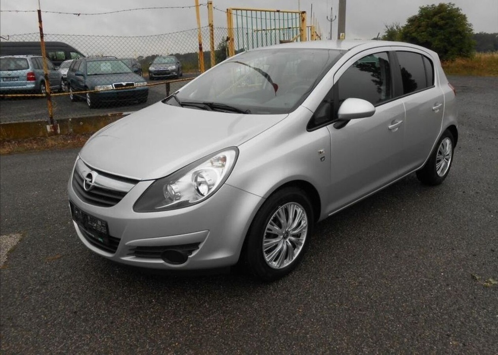 Opel Corsa 1,4 64 kW KLIMA Serviska benzín