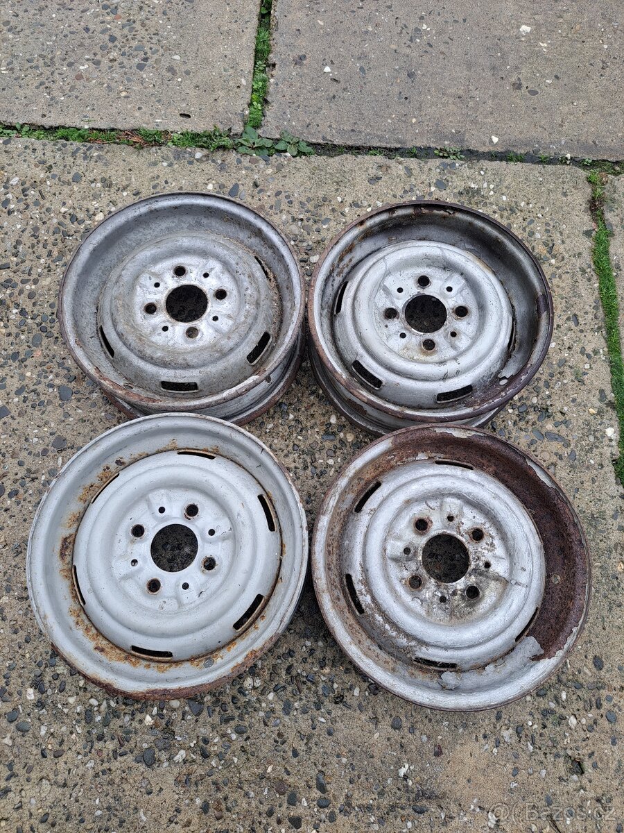 Fiat 126p maluch plechové disky