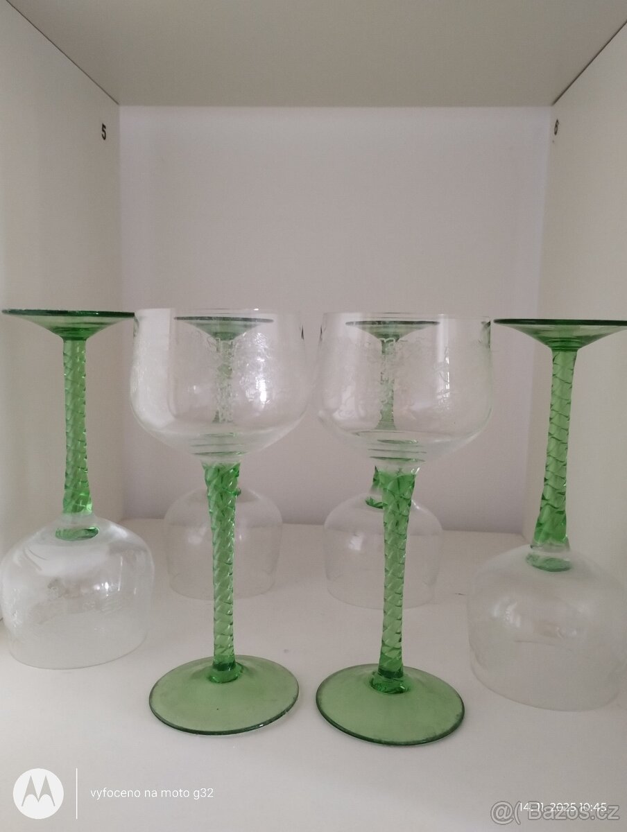 Sada 6 skleniček z roku 1982