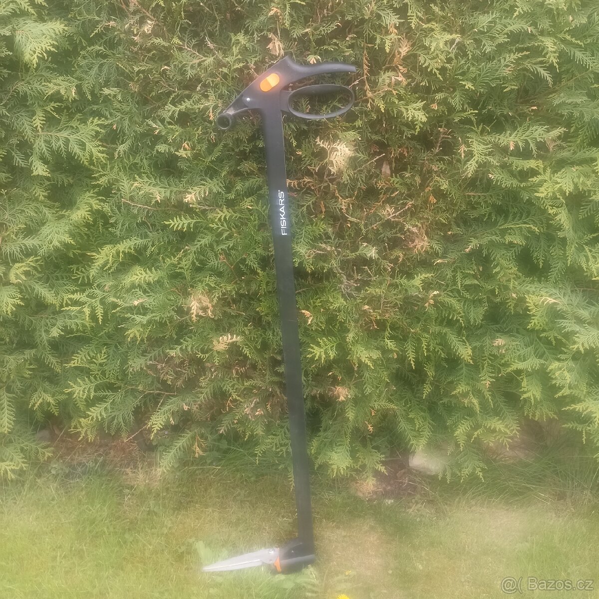 Nůžky na trávu Fiskars