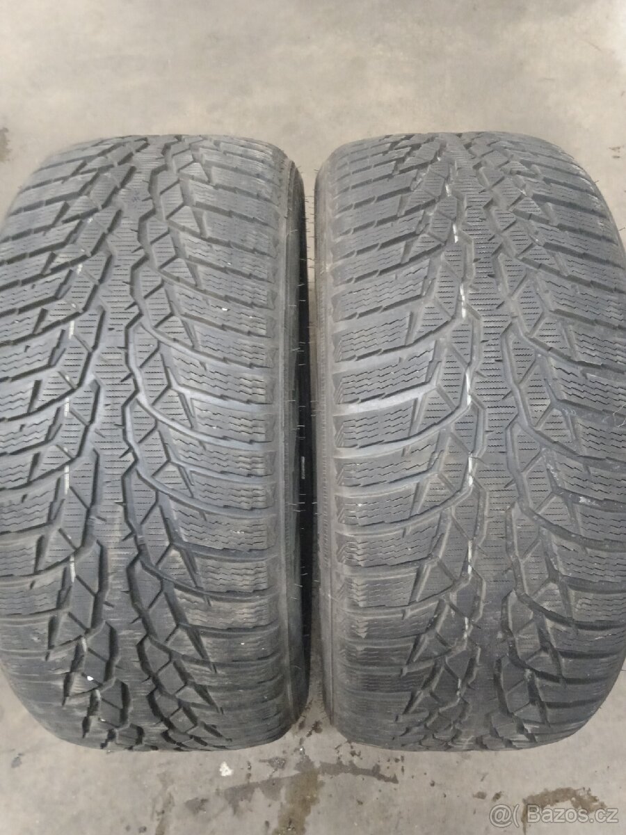 245/45R18 Zimní pneu