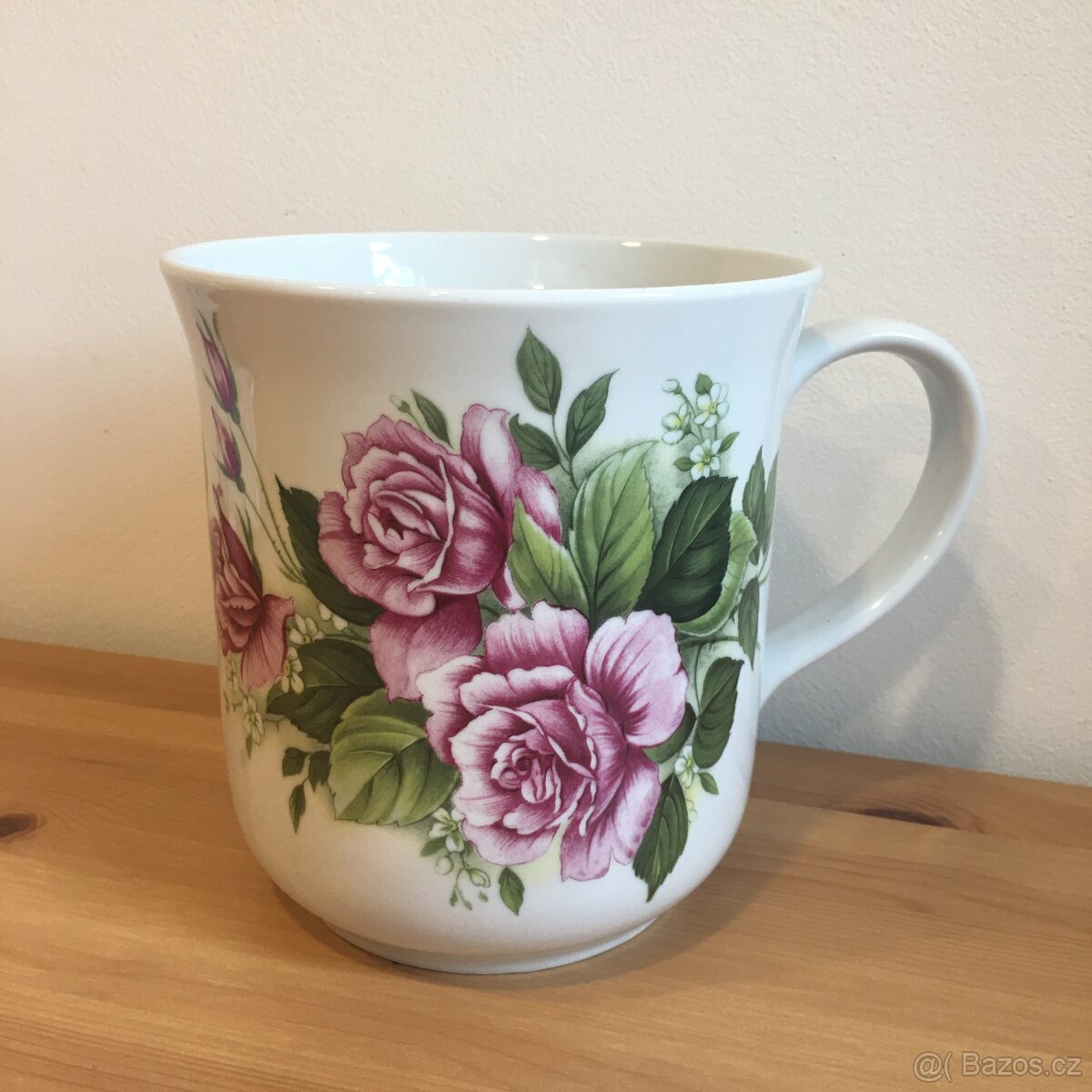 Velky kvetinovy hrnek znacky Original Bohemia Dubi