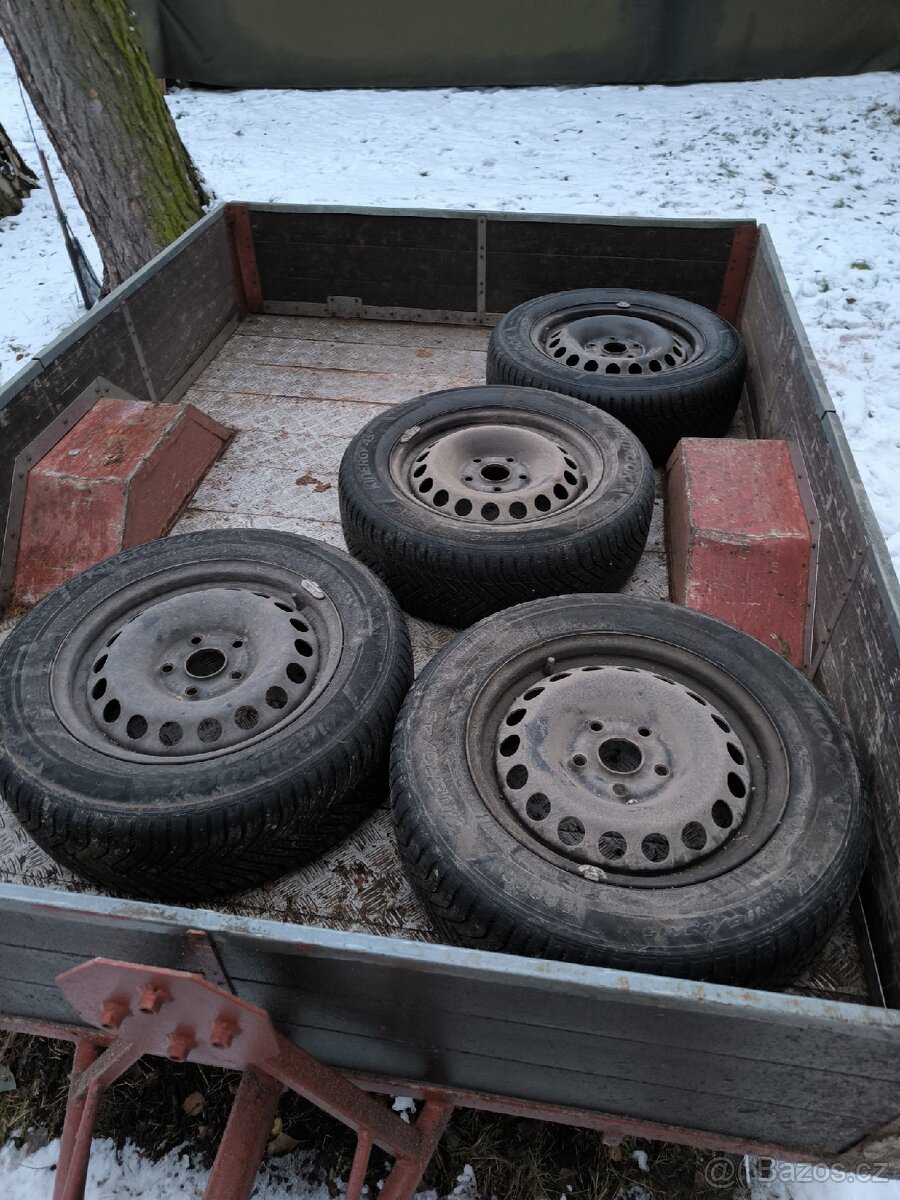 Plechové disky 15" + celoroční pneu Hankook