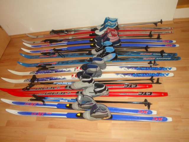 Komplet Běžky + boty + hole vázání Rottefella NNN - šupiny