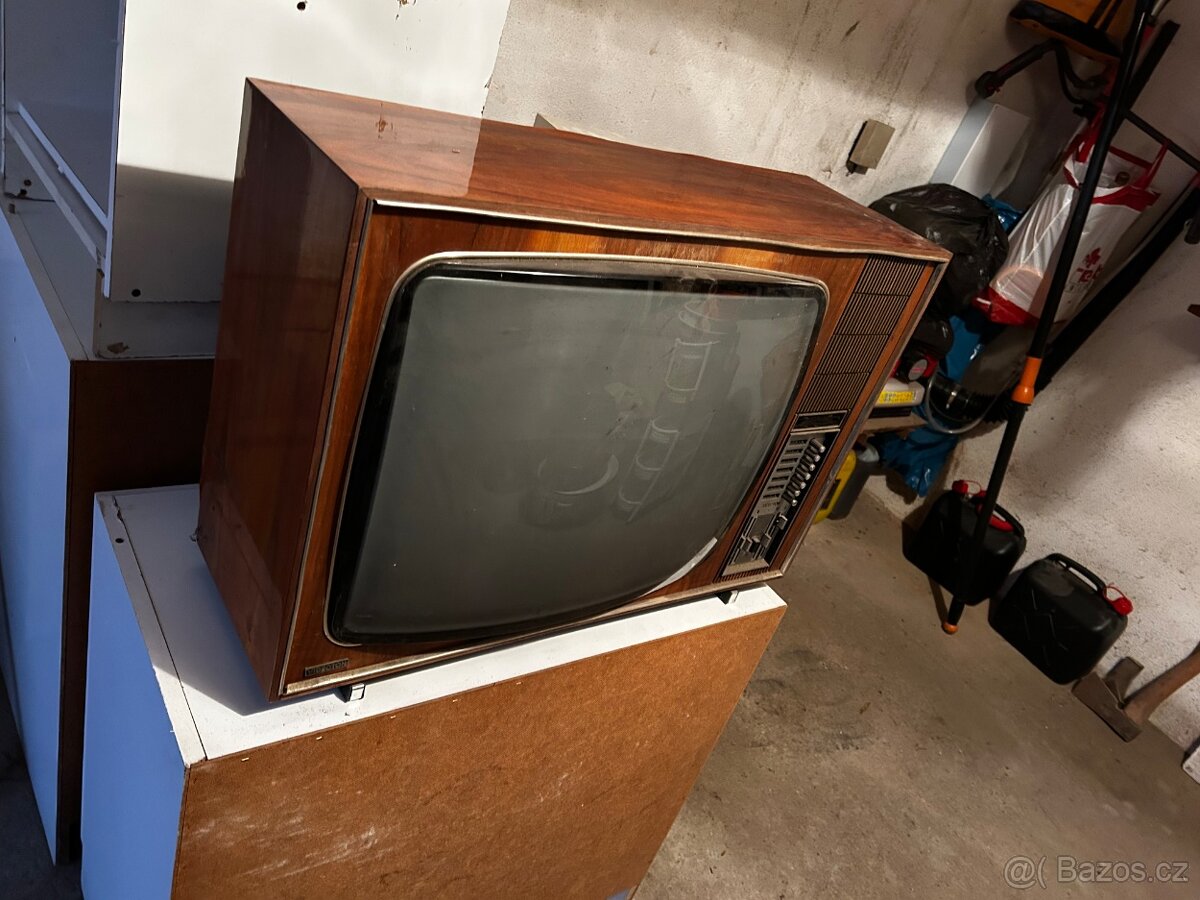Starý televizor VIDEOTON