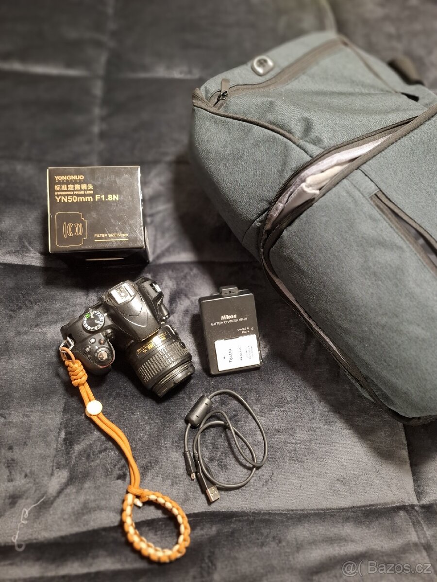 Nikon D3300 + objektiv + batoh