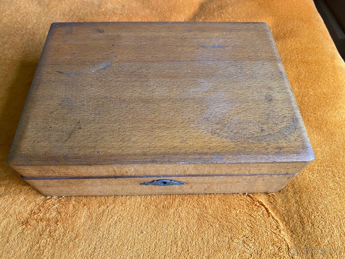 Dřevěná truhlička