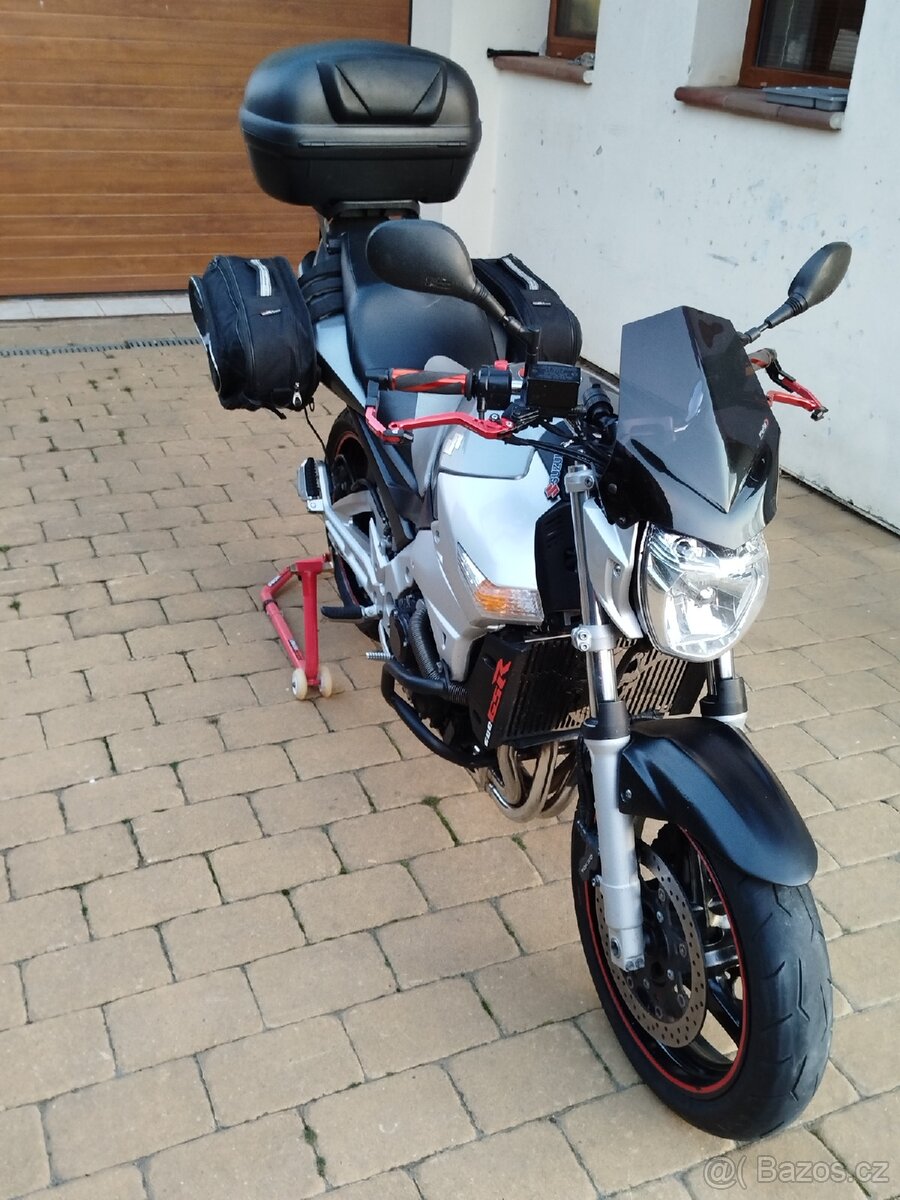Suzuki GSR 600