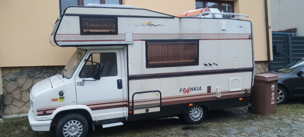 Obytné auto Peugeot j5