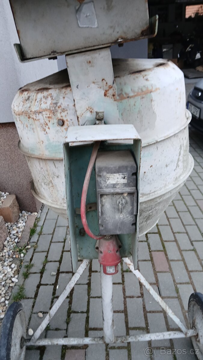 Stavební míchačka