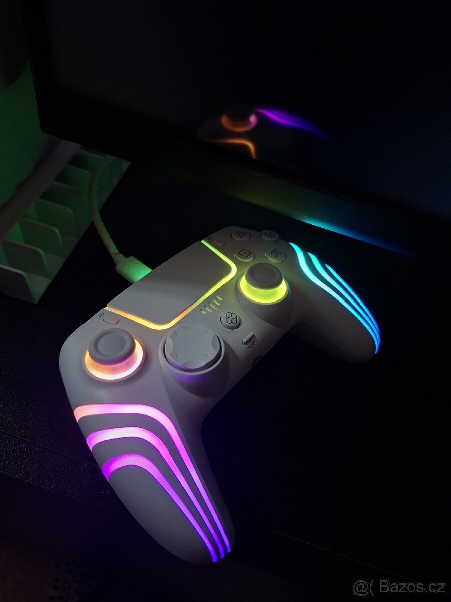 Bezdrátový ovladač pro PS4 a PC s RGB FR-TEC
