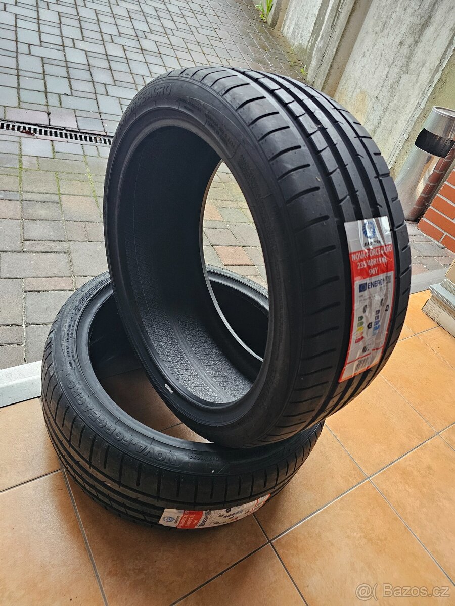 2x NOVÉ 235/40/19